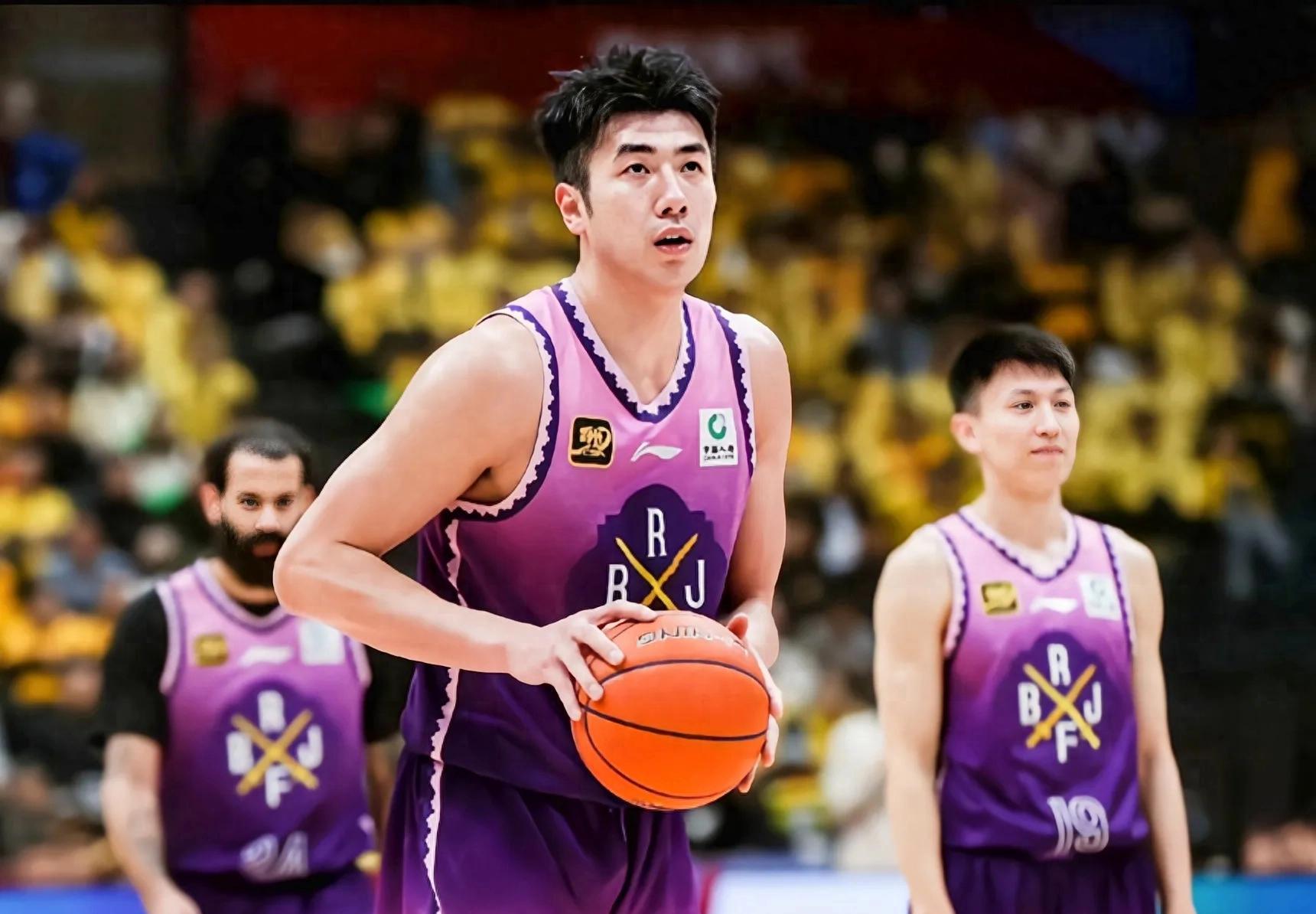 加时末段埃因霍温备战CBA常规赛,调整名单细节曝光,压力陡增,控场能力受关注的简单介绍 加时末段埃因霍温备战CBA常规赛,调整名单细节曝光,压力陡增,控场能力受关注的简单介绍