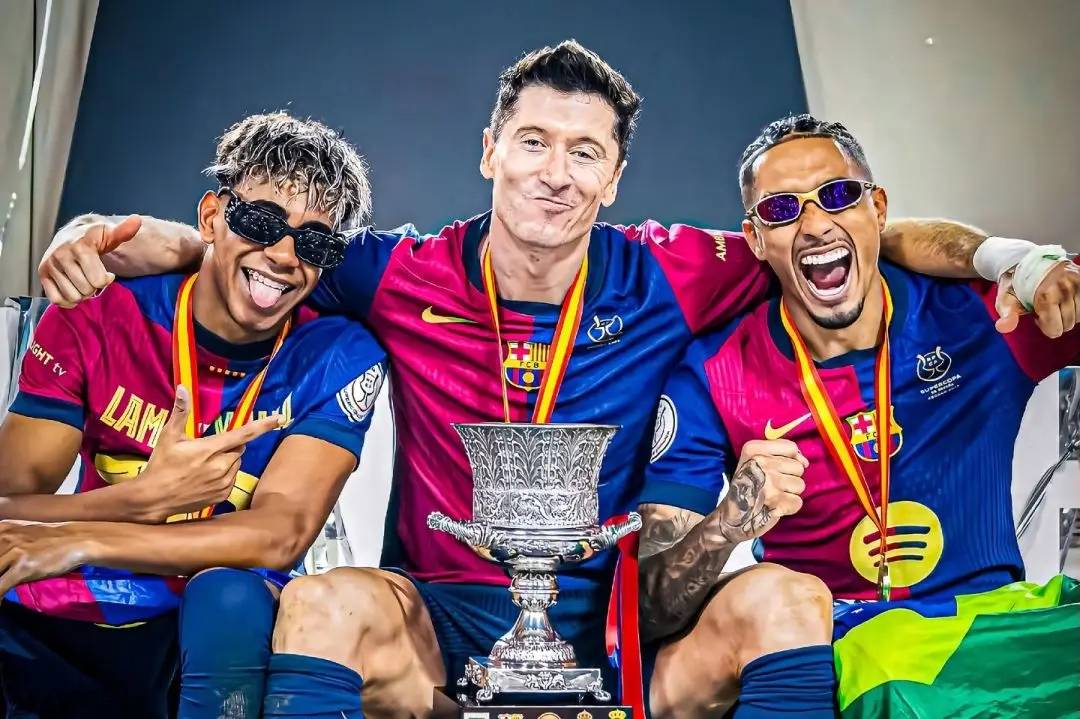 今夜国王杯传出新动向，巴塞罗那官宣签约，管理层表态：底气十足，身体对抗强度拉满的简单介绍