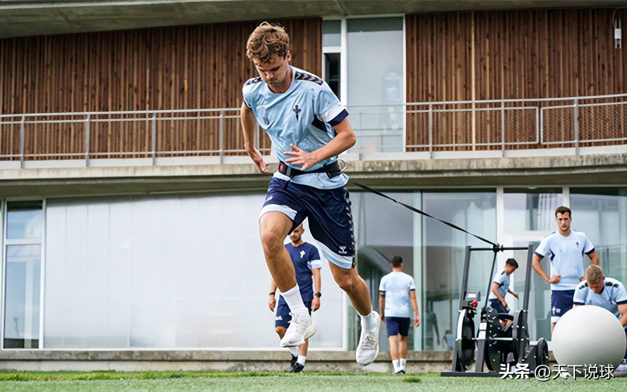 包含勒沃库森迎西甲关键赛；集结日状态回暖；更衣室稳定；年轻球员得到机会的词条