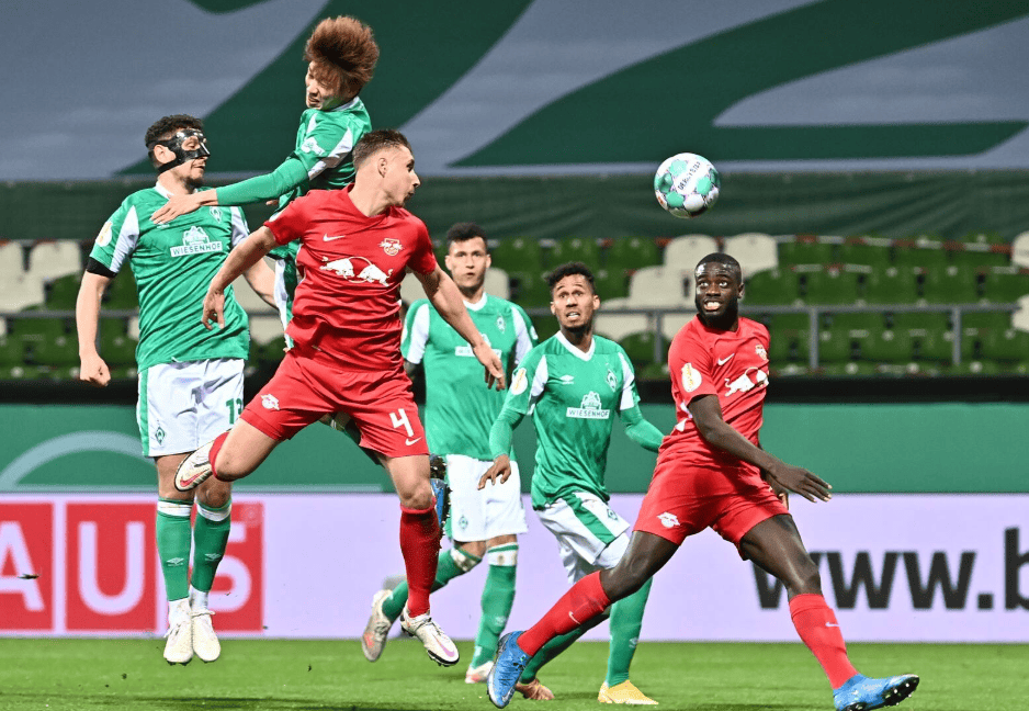 包含加时末段体能课后，莱比锡状态回暖备战德甲，赛场秩序良好，训练强度明显提升的词条