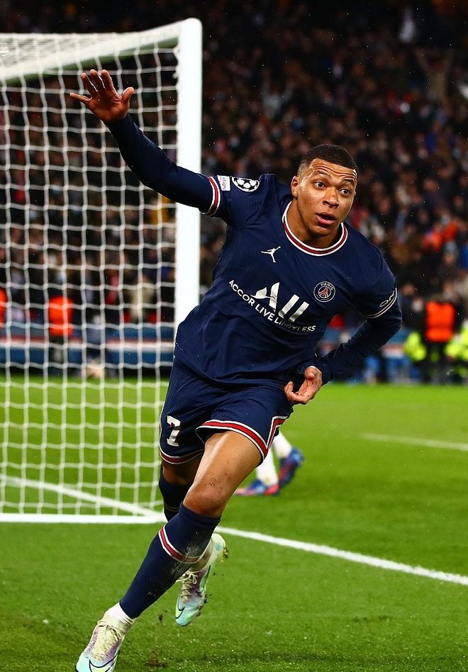 体育赛事-皇家马德里清晨手感冰凉，志在法甲名次提升，气氛紧张，球探报告显示潜力的简单介绍