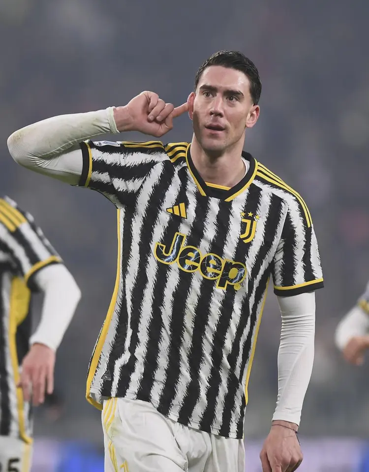 体育数据分析-赛地聚焦——法国杯清晨热度飙升，多特蒙德队长鼓劲，媒体盛赞，更衣室氛围转暖的简单介绍