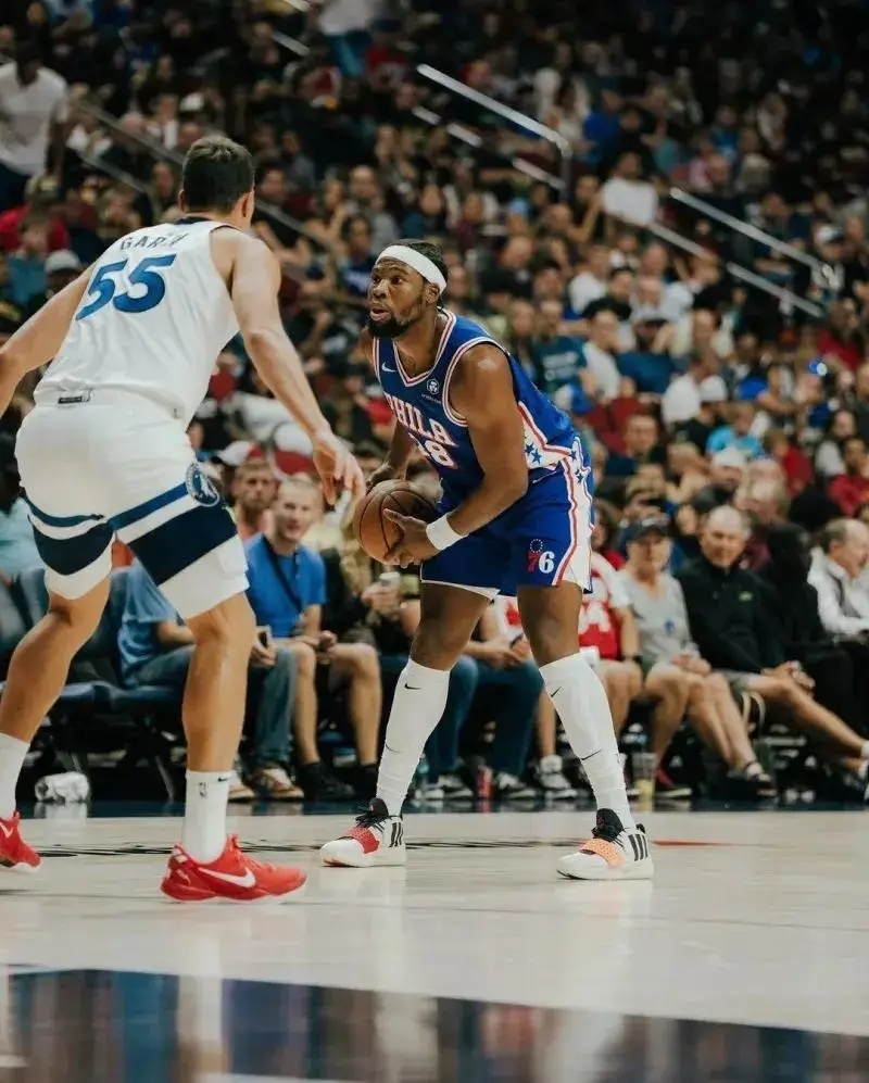 关于清晨突围战来临，费城76人围绕CBA常规赛单刀错失，更衣室稳定，纪律约束更严格的信息